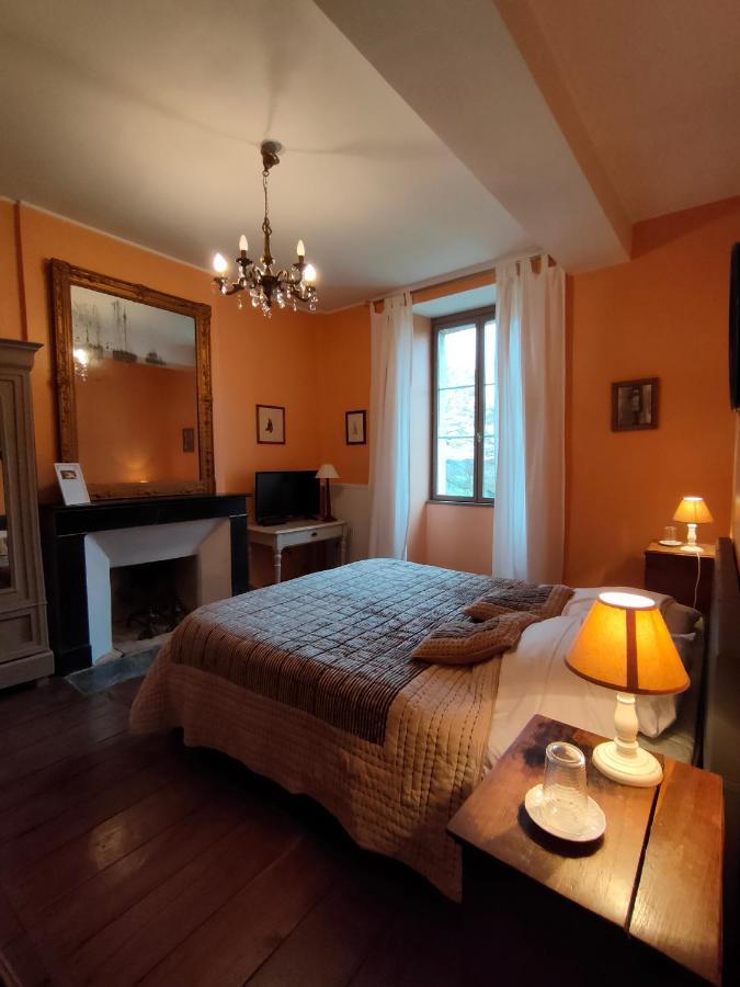 Domaine De Panissac Bed & Breakfast Berneuil  Room photo